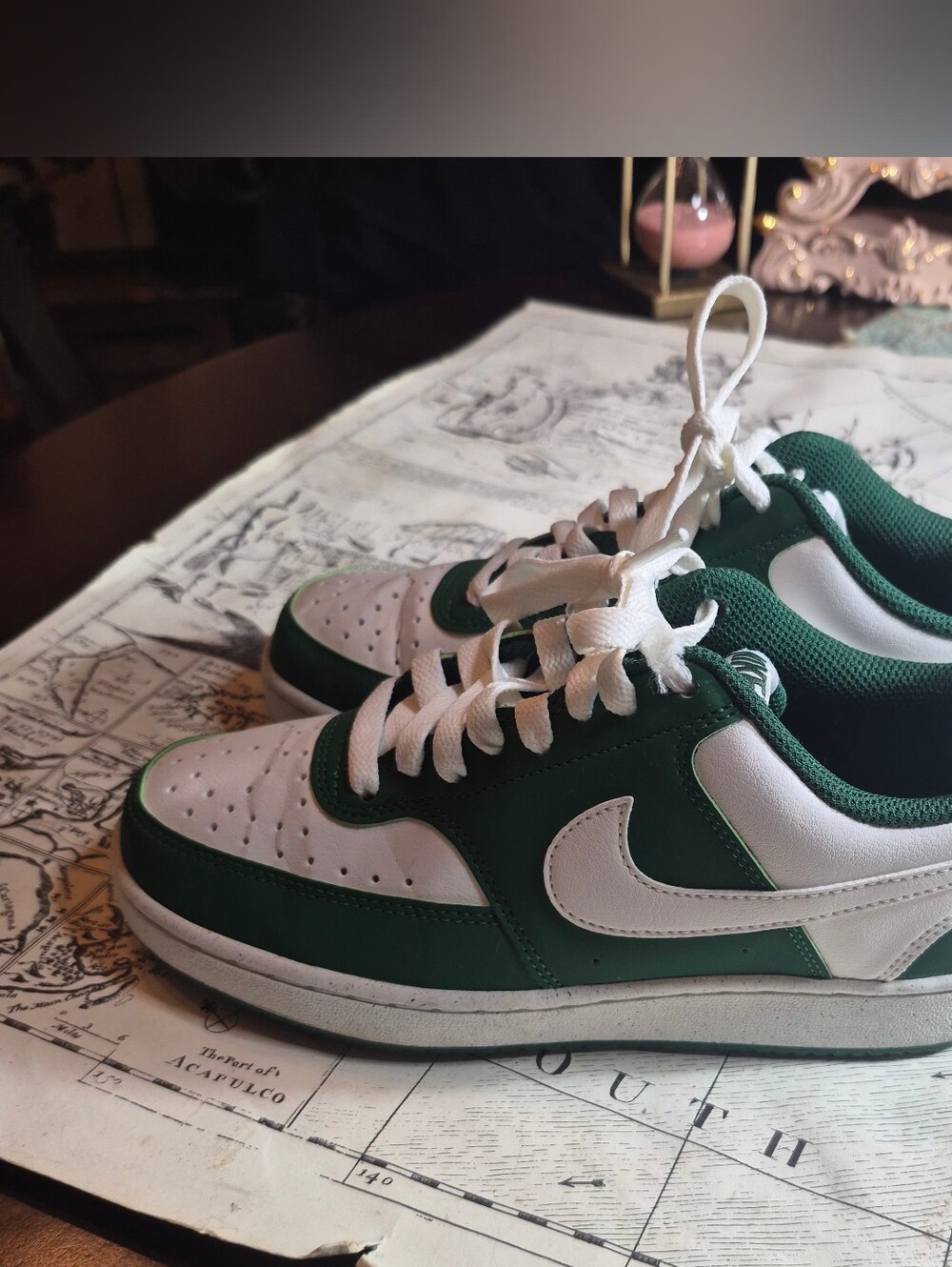 Nike Men’s Low-Top Sneaker in Green and White